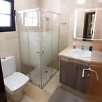 Villa Beautiful And Luxurious With Heated Pool And Free Wi-fi In Playa Blanca.