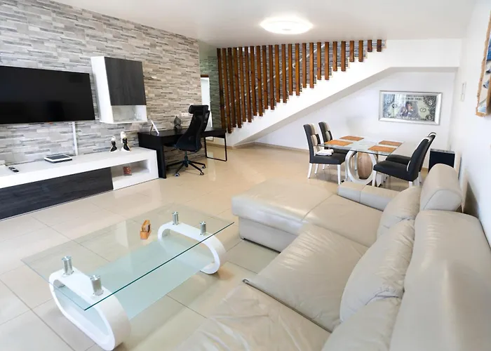 Beautiful And Luxurious With Heated Pool And Free Wi-fi In Playa Blanca. Playa Blanca (Lanzarote)