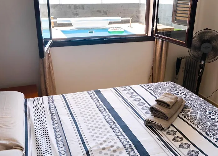 Beautiful And Luxurious With Heated Pool And Free Wi-fi In Playa Blanca. Villa