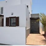 Beautiful And Luxurious With Heated Pool And Free Wi-fi In Playa Blanca. Villa *