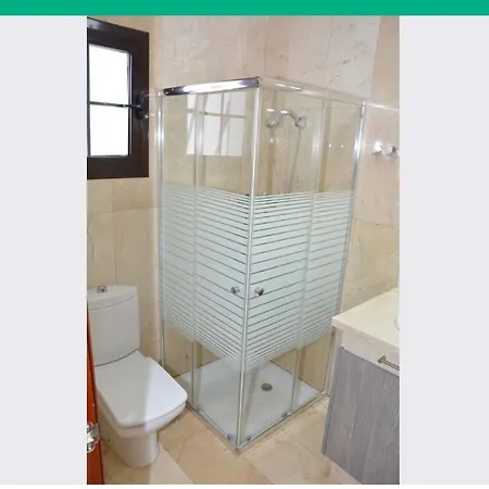 Beautiful And Luxurious With Heated Pool And Free Wi-fi In Playa Blanca.