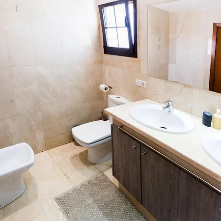 Beautiful And Luxurious With Heated Pool And Free Wi-fi In Playa Blanca. فيلة *
