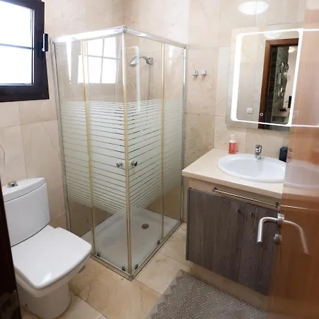 Villa Beautiful And Luxurious With Heated Pool And Free Wi-fi In Playa Blanca.