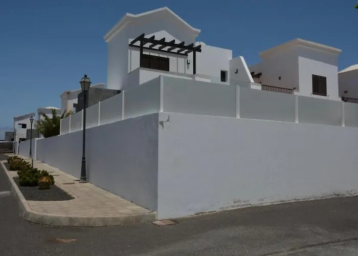 Villa Beautiful And Luxurious With Heated Pool And Free Wi-fi In Playa Blanca. Playa Blanca (Lanzarote)