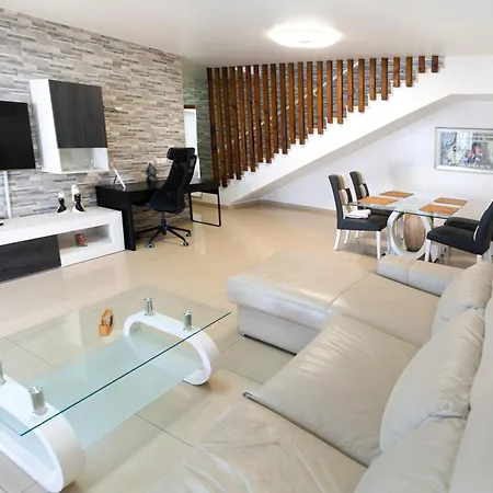 Beautiful And Luxurious With Heated Pool And Free Wi-fi In Playa Blanca. Playa Blanca (Lanzarote)