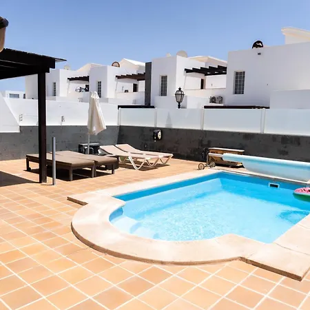 Beautiful And Luxurious With Heated Pool And Free Wi-fi In Playa Blanca. Playa Blanca (Lanzarote)